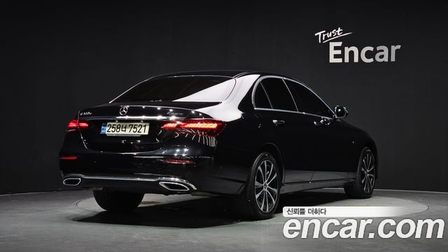 Mercedes-Benz E-Class E300e 4MATIC Exclusive — пробег 124 362 км — фото 2 из 5