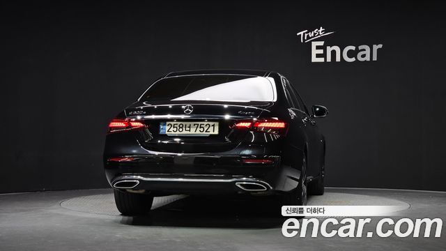 Mercedes-Benz E-Class E300e 4MATIC Exclusive — пробег 124 362 км — фото 4 из 5