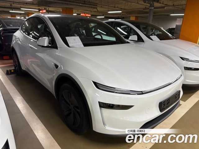 Tesla Model Y Premium RWD — пробег 5 км — фото 1 из 5