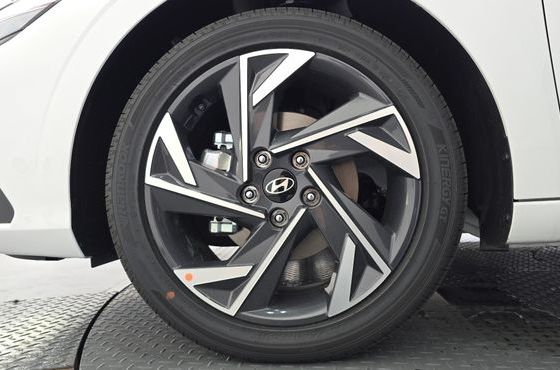 Hyundai AVANTE 1.6 Modern — пробег 8 км — фото 5 из 5