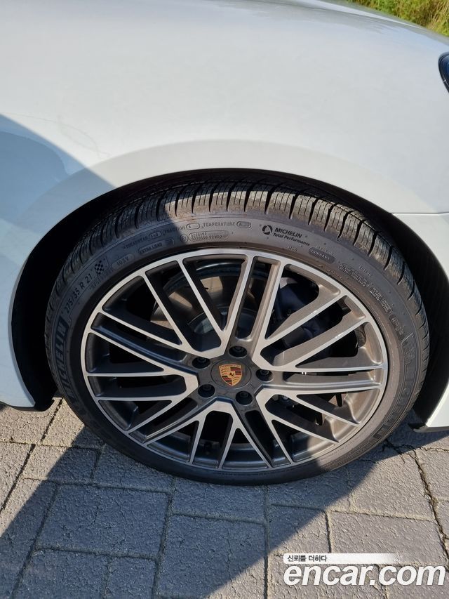 Porsche Panamera 2.9 AWD E-Hybrid — пробег 450 км — фото 5 из 5