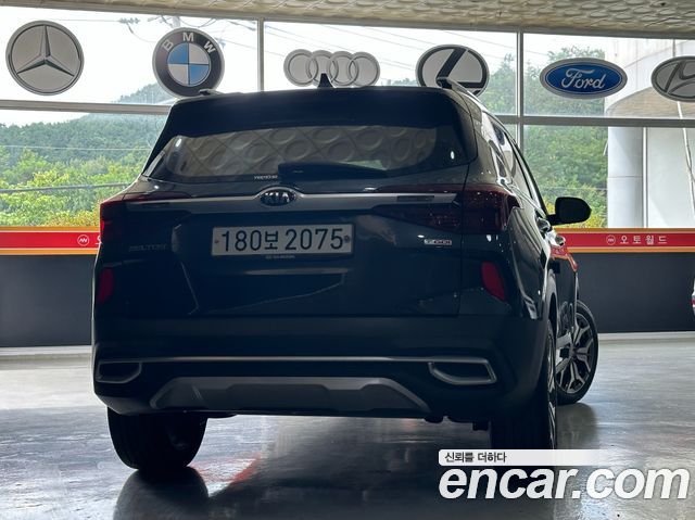 Kia Seltos из Кореи Encar
