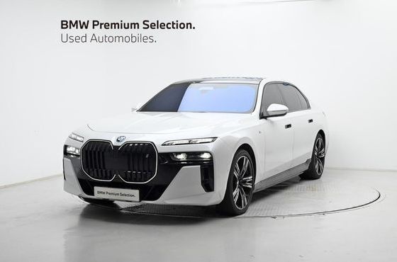 BMW i7 xDrive 60 M sport — пробег 69 601 км — фото 1 из 5