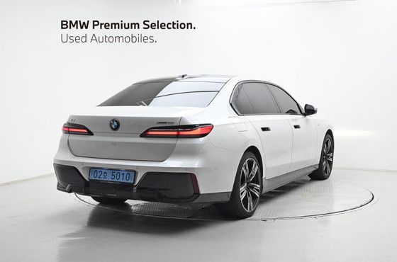 BMW i7 xDrive 60 M sport — пробег 69 601 км — фото 2 из 5