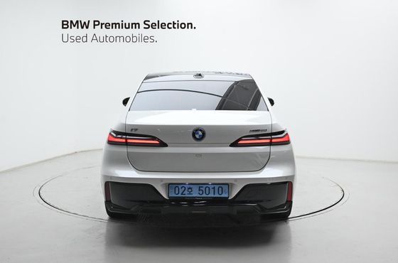 BMW i7 xDrive 60 M sport — пробег 69 601 км — фото 4 из 5