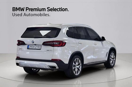 BMW X5 xDrive 45e xLine — пробег 72 950 км — фото 3 из 5