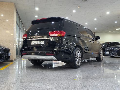 Kia Carnival 9-seater Noblesse — пробег 141 105 км — фото 3 из 5