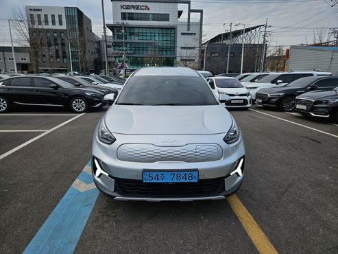 Kia Niro Earth — пробег 68 997 км — фото 1 из 5