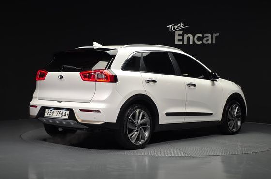 Kia Niro Noblesse — пробег 138 791 км — фото 2 из 5