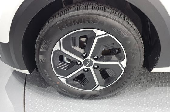 Kia Niro Prestige — пробег 9 751 км — фото 5 из 5