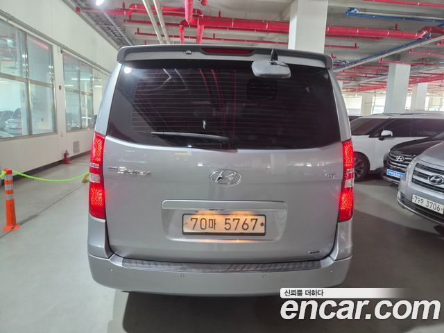 Hyundai Starex 4WD 11-Seater Wagon CVX premium — пробег 37 328 км — фото 4 из 5