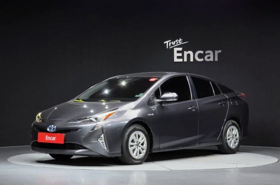 Toyota Prius 1.8 E — пробег 88 692 км — фото 1 из 5
