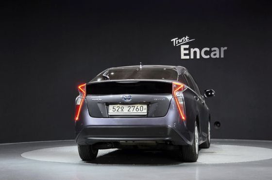 Toyota Prius 1.8 E — пробег 88 692 км — фото 4 из 5