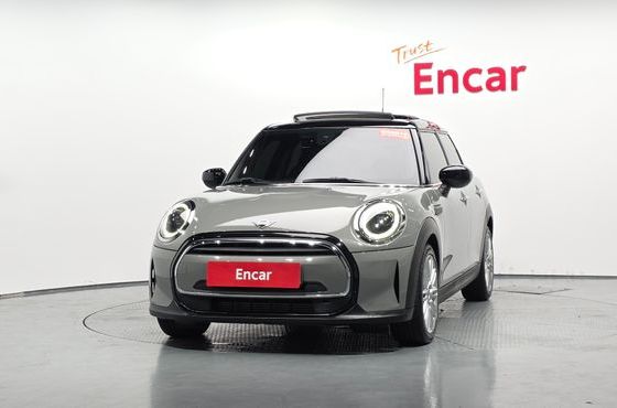 Mini Cooper 5-Door Classic Plus 3rd — пробег 77 507 км — фото 3 из 5