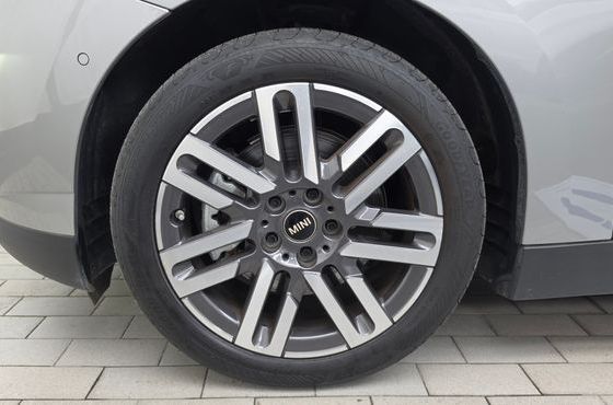 Mini Cooper SE Classic — пробег 5 541 км — фото 5 из 5