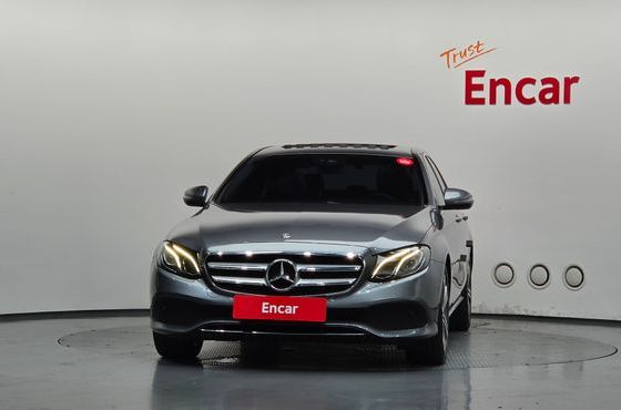 Mercedes-Benz E-Class E300 Avantgarde — пробег 70 055 км — фото 3 из 5