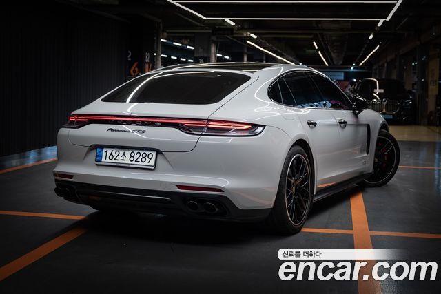 Porsche Panamera 4.0 GTS — пробег 19 000 км — фото 4 из 5