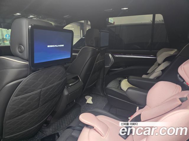 Cadillac Escalade 6.2 Sports Platinum — пробег 12 300 км — фото 5 из 5