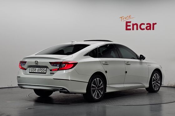 Honda Accord 2.0 Hybrid Touring — пробег 79 657 км — фото 2 из 5