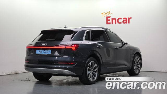 Audi e-tron из Кореи Encar
