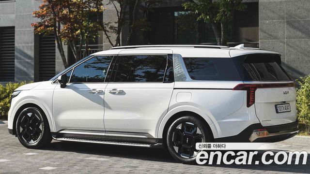 Kia Carnival Diesel 7-Seater Noblesse — пробег 42 000 км — фото 2 из 5