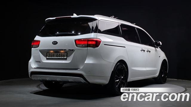 Kia Carnival из Кореи Encar
