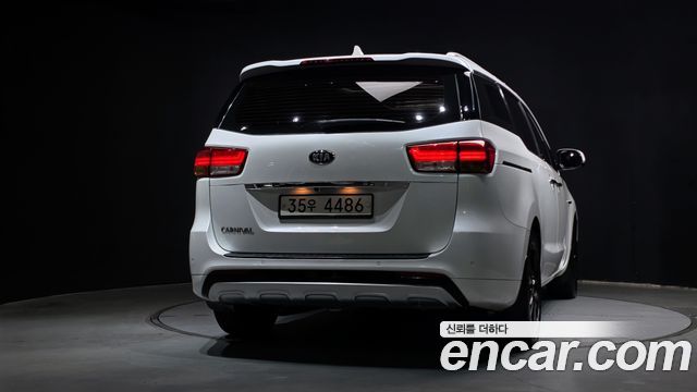 Kia Carnival из Кореи Encar