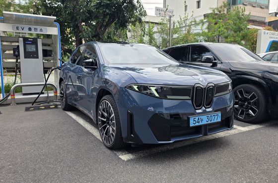 BMW iX3 50 xDrive M Sport Pro — пробег 1 000 км — фото 2 из 5