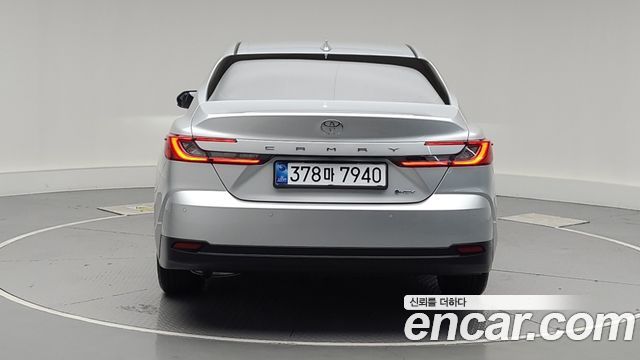 Toyota Camry 2.5 XLE Hybrid — пробег 3 652 км — фото 4 из 5
