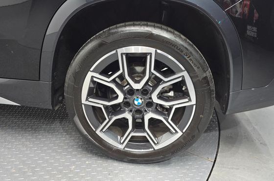 BMW X1 xDrive 20i xLine — пробег 15 520 км — фото 5 из 5