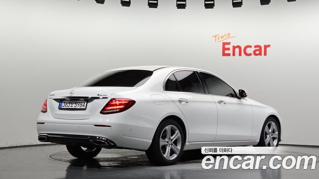 Mercedes-Benz E-Class из Кореи Encar