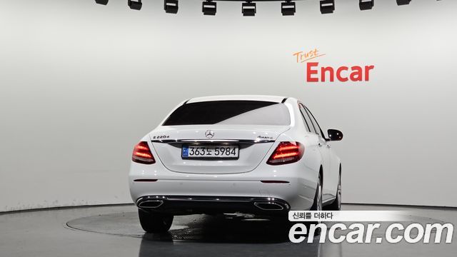 Mercedes-Benz E-Class из Кореи Encar