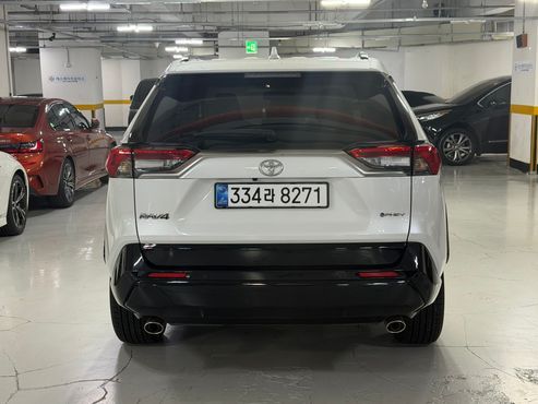 Toyota RAV4 2.5 4WD PHEV XSE — пробег 5 250 км — фото 5 из 5