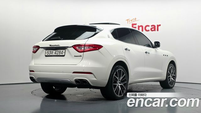 Maserati Levante 3.0 S AWD Luxury — пробег 140 075 км — фото 2 из 5
