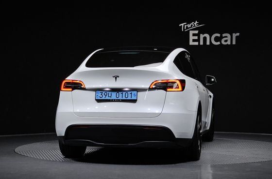Tesla Model Y RWD — пробег 78 688 км — фото 4 из 5
