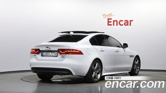 Jaguar XE 20d R-Sport — пробег 58 268 км — фото 2 из 5