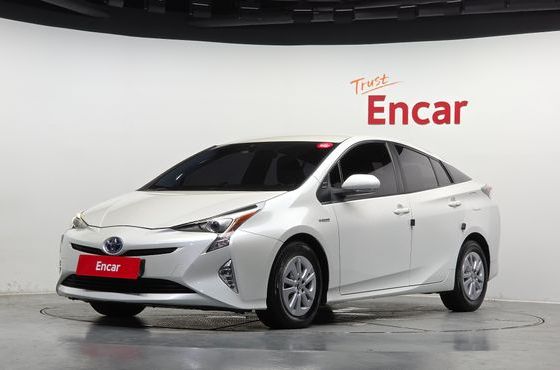 Toyota Prius 1.8 E — пробег 167 069 км — фото 1 из 5