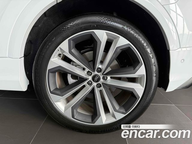 Audi Q8 из Кореи Encar