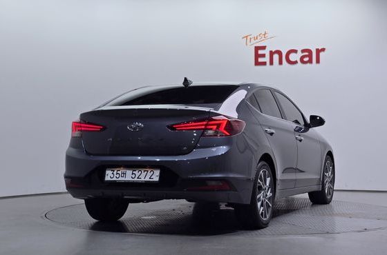 Hyundai AVANTE 1.6 Premium — пробег 39 099 км — фото 2 из 5