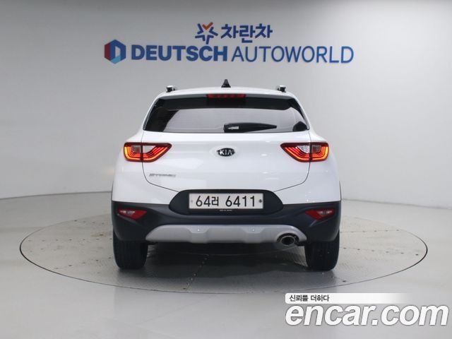 Kia Stonic из Кореи Encar