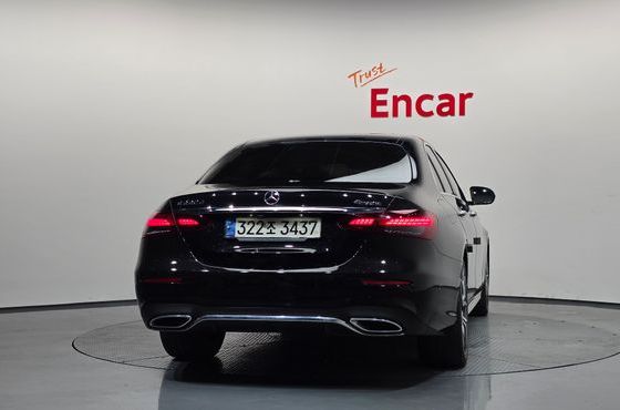 Mercedes-Benz E-Class E220d 4MATIC AMG Line — пробег 172 825 км — фото 4 из 5