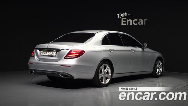 Mercedes-Benz E-Class из Кореи Encar