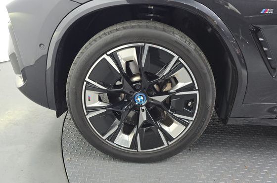 BMW iX3 M Sports — пробег 50 137 км — фото 5 из 5