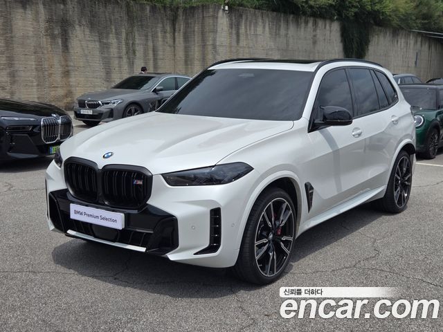 BMW X5 M60i — пробег 4 560 км — фото 1 из 5