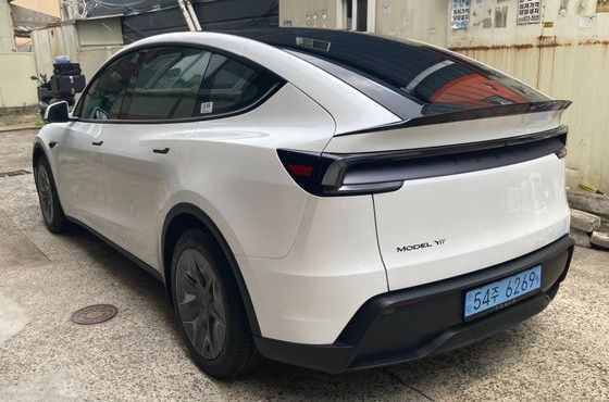 Tesla Model Y L Long Range AWD — пробег 500 км — фото 5 из 5
