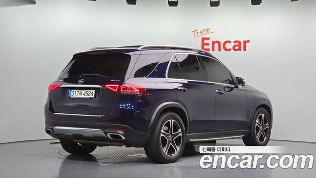 Mercedes-Benz GLE-Class GLE350e 4MATIC — пробег 29 365 км — фото 2 из 5