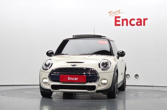 Mini Cooper Standard 3rd — пробег 99 998 км — фото 3 из 5