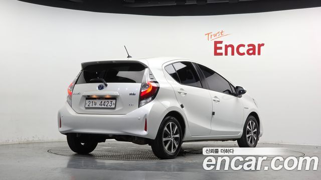 Toyota Prius 1.5 — пробег 51 518 км — фото 2 из 5