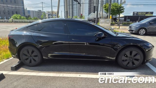 Tesla Model 3 Premium Long Range RWD — пробег 750 км — фото 3 из 5