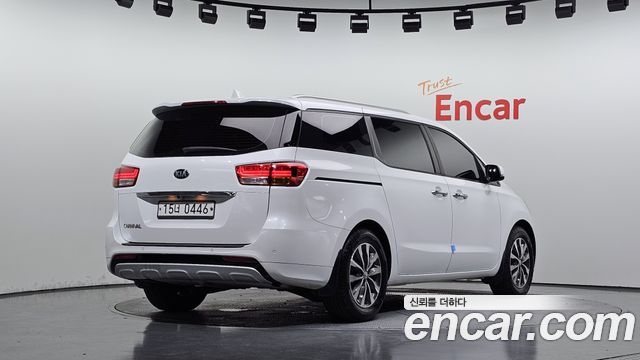 Kia Carnival из Кореи Encar